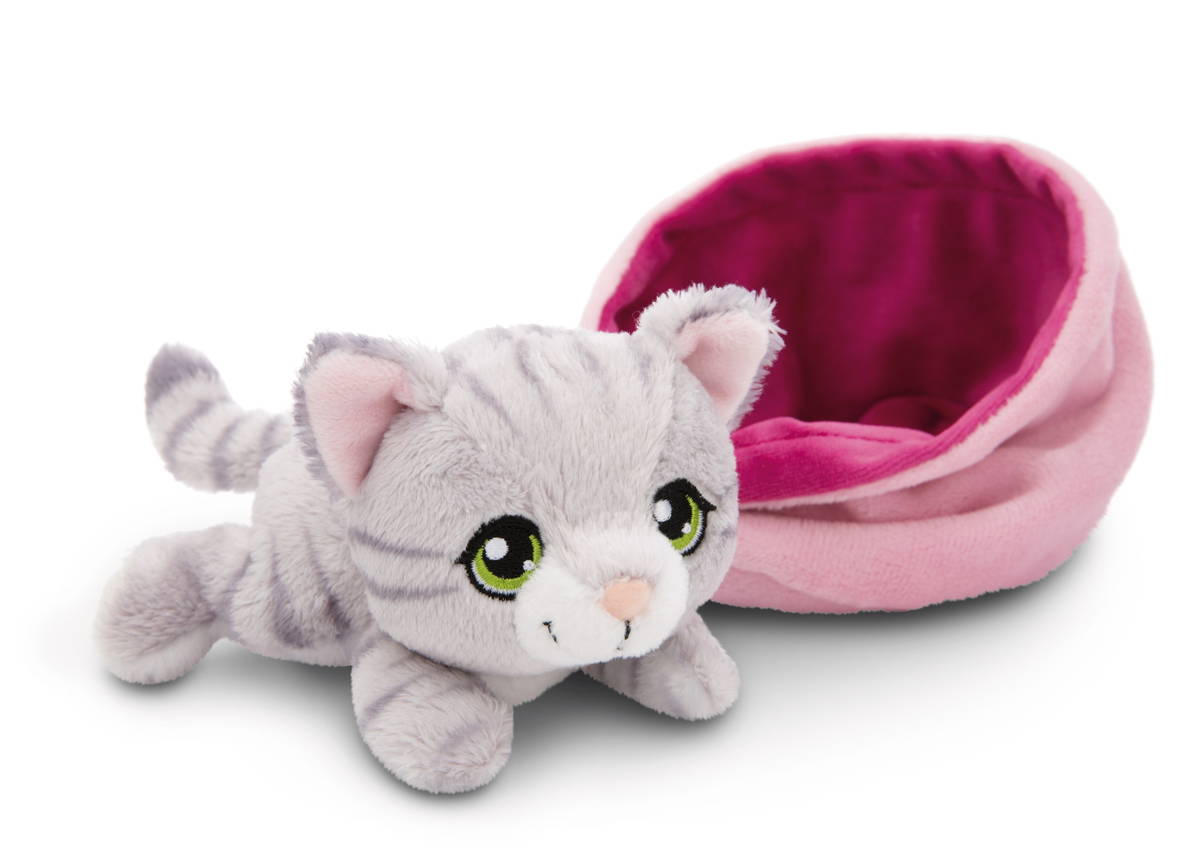 NICI Kuscheltier Katze grau getiegert im Körbchen pink