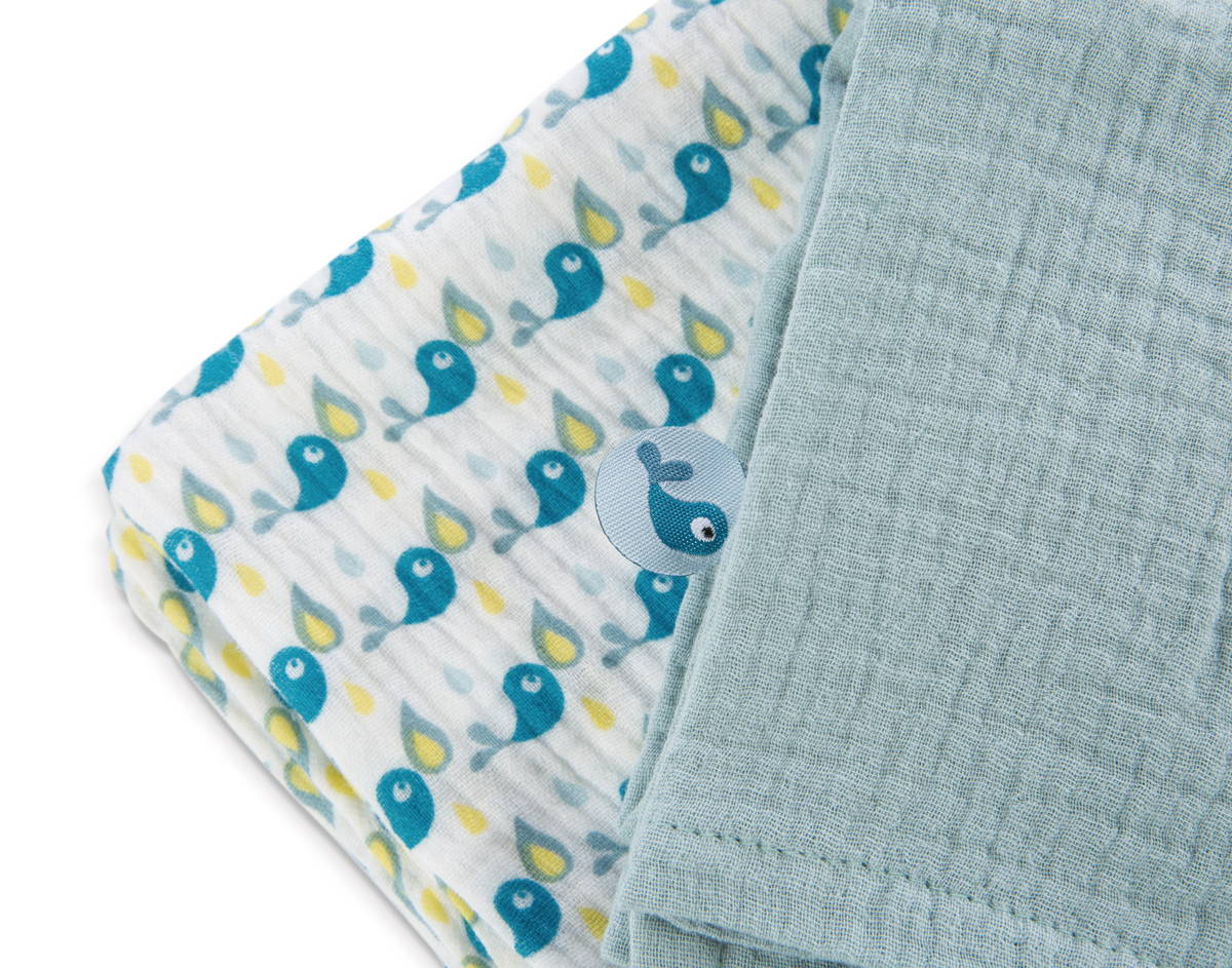 NICI Mulltuch mit Greifling Pinguin Watschili